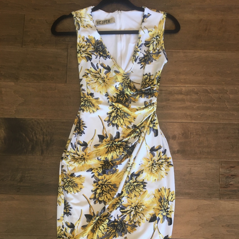 Sleeveless Floral Penci Dress